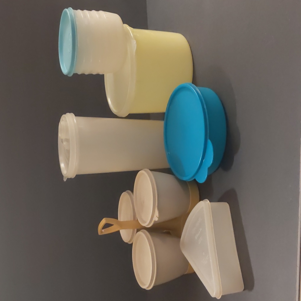 Tupperware lot of 6 215-99, 288-1, 733-1,3,4,563-1,227-24